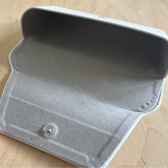 Michael Kors Hard Eye Glass Case Flip Over Snap Shut Case White Case ONLY - Picture 2 of 5